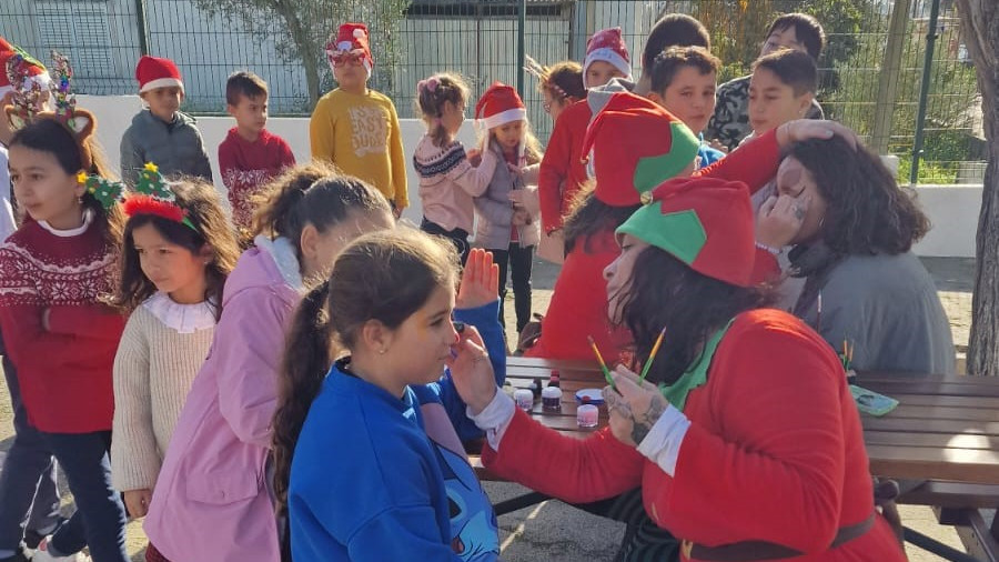 Pai Natal visita escolas da Freguesia